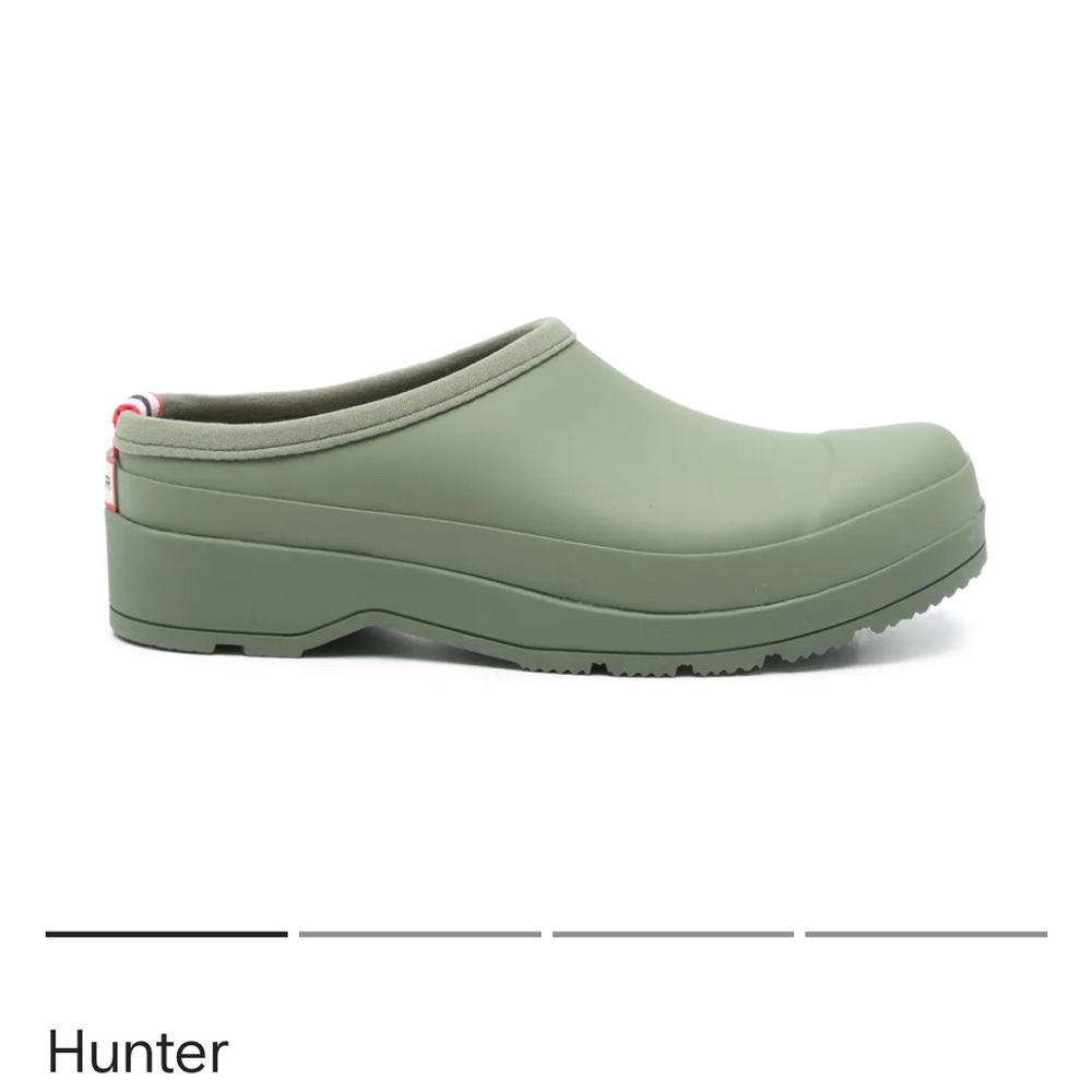 NWT Hunter Play Clogs in Khaki Green M10/W11